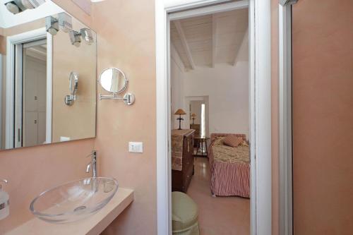 Magical Navona Duplex With Terrace - image 4