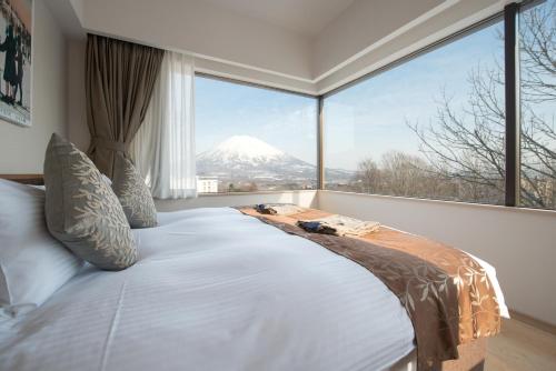 Deluxe One-Bedroom Apartment - Mt. Yotei View