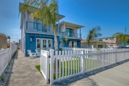 Ocean view 3-Bedroom just steps from the sand in Imperial Beach, USA
