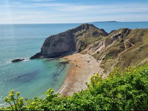 Beautiful beach walk apartment in Boscombe East