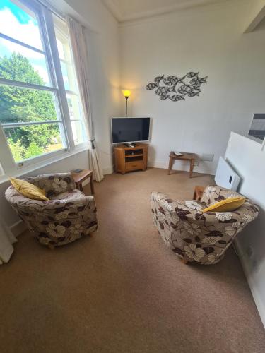 Meadowside Holiday Apartments - image 2