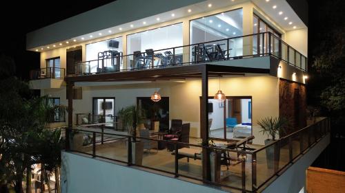 Exterior view, Dos Lunas Aparthotel in Amambay