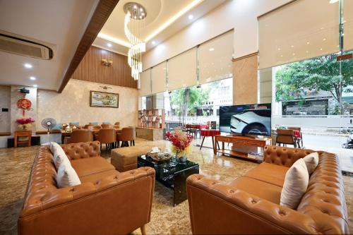 The River Park Hotel in District 7