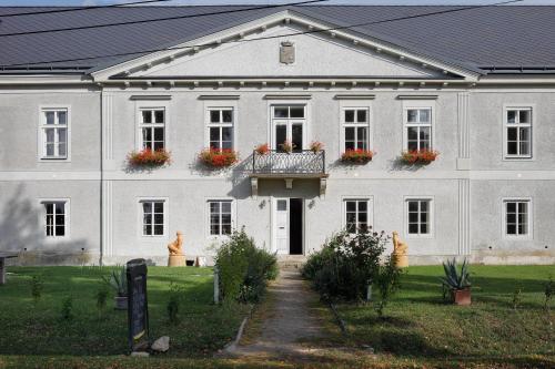 外部景觀, Zámek Dobrohoř (Zamek Dobrohor) in 杜布尼