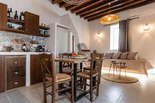 Yria Traditional House – khách sạn tại Vivlos