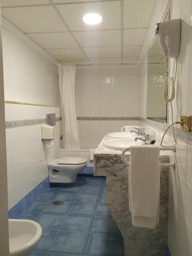 Double Room image 9