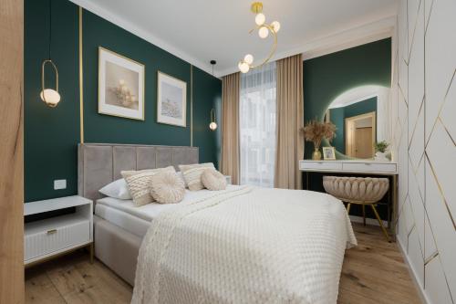 Herbu Oksza Elegant Apartment with Parking by Noclegi Renters, Varšava