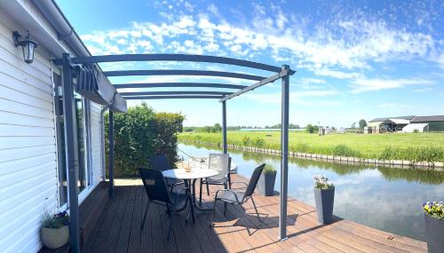  Haus Ela mit eigenem Steig, Unterkunft in Wervershoof