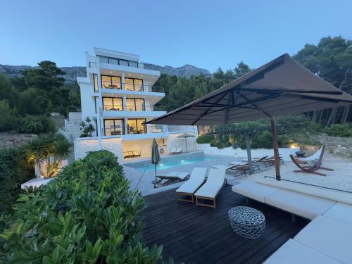 Studio Apartment with Sea View