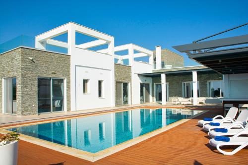 Layla #5 Ruidoso Luxury Villa with a Private Pool