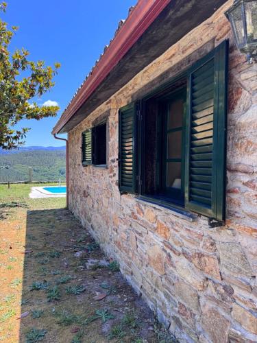 Casa 2 habitaciones con piscina y cenador al aire libre in Mondariz