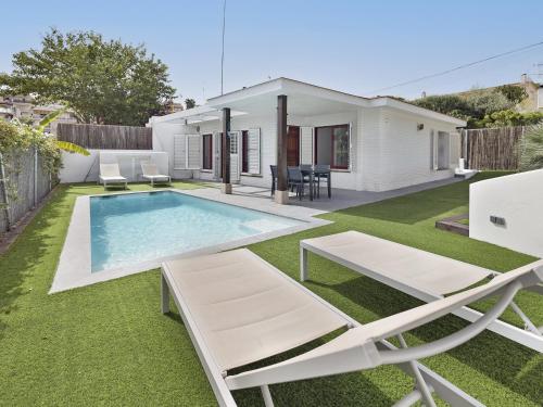  Casa con piscina privada en Sitges, Unterkunft in Sant Pere de Ribes