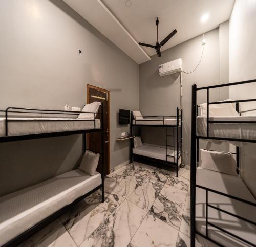6 bunk beds