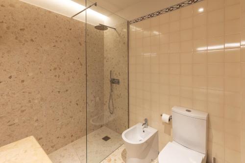 Premium Room with Sea View image 7