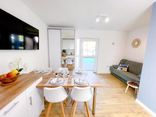 APARTAMENT 5B BLUE MARINE Poddąbie Basen Odkryty Brodziki Plac Zabaw