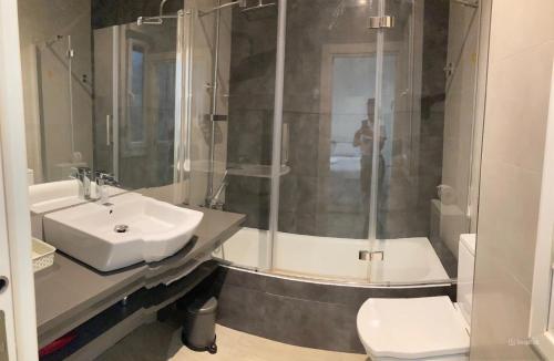 Modern apartment near to Guggenheim museum, Bilbao (foto 10)
