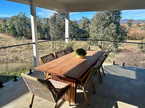 House on the hill in วอดองก้า