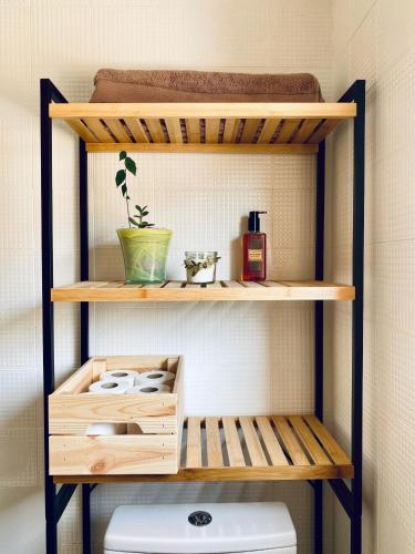 Studio Apartment with Balcony image 7
