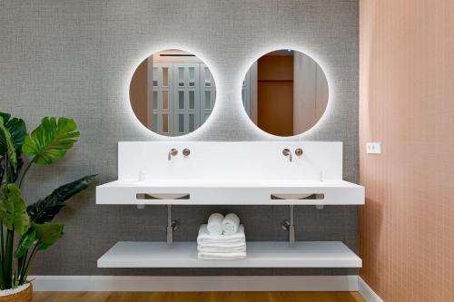 “Mondrian” new ac design lovers near La Concha - image 3