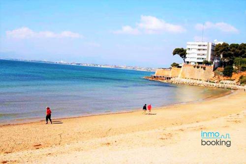 Three-Bedroom Apartment room in Tenorfleta Salou playa