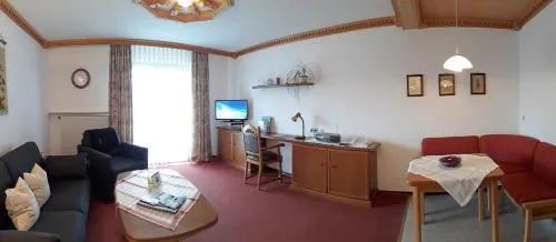Gästehaus Bergfrieden, Ferienwohnung Andrea in Bayersoien, Deutschland