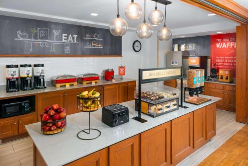 Hampton Inn & Suites Murfreesboro - image 7