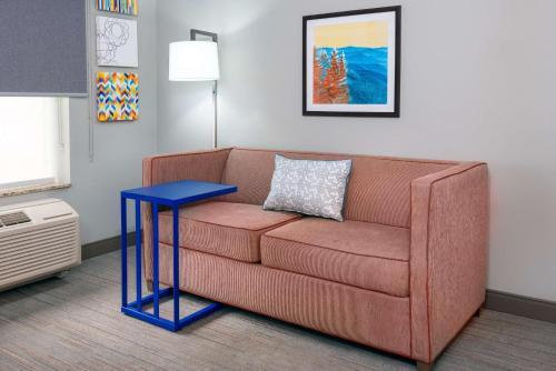 Hampton Inn & Suites Murfreesboro - image 6