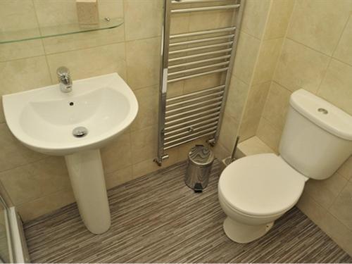 Bathroom, Hoppers Cottage Guest House in Wickham