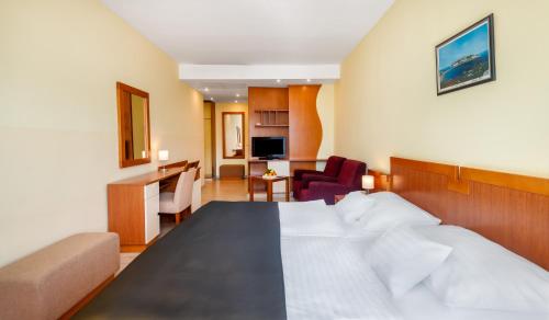 Hunguest Hotel Sun Resort - image 14