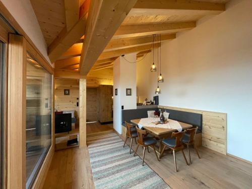 Two-Bedroom Apartment with Shower