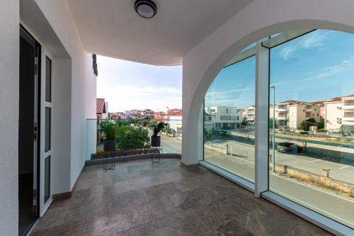 One-Bedroom Apartment image 3
