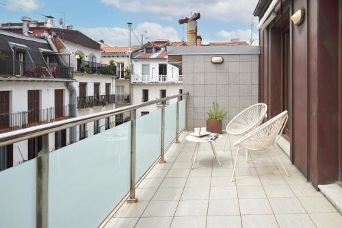 Three-Bedroom Apartment image 10