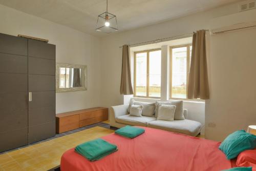 New Valletta 1 bedroom city centre apartment with Terrace and Views, Valletta (zdjęcie 11)