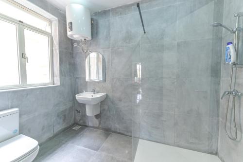 New Valletta 1 bedroom city centre apartment with Terrace and Views, Valletta (zdjęcie 8)