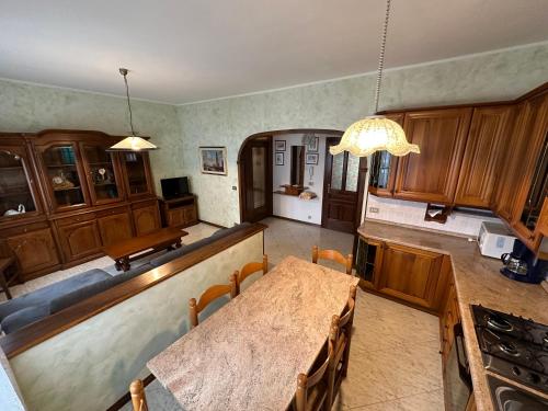 Three-Bedroom Apartment image 9