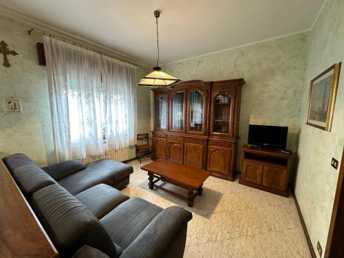 Three-Bedroom Apartment image 6