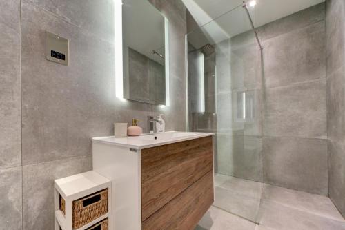 Modern Sliema apartment near sea 2