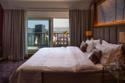Bank Hotel