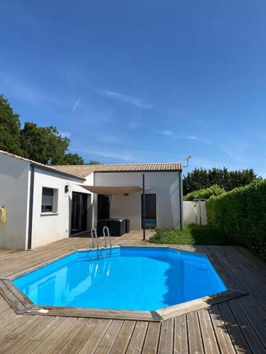 Maison 3 chambres avec piscine proche La Rochelle