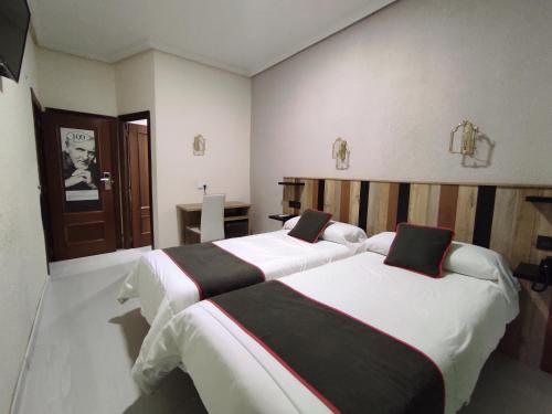 Emperatriz II - image 13