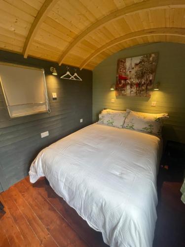 Jackdaws Shepherds Hut Sibford Gower in Svalklifa
