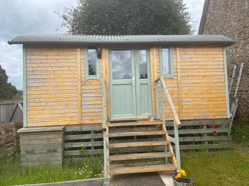Jackdaws Shepherds Hut Sibford Gower in Svalklifa