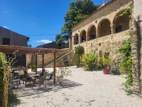 Exterior view, Bastide de la madeleine in Pougnadoresse