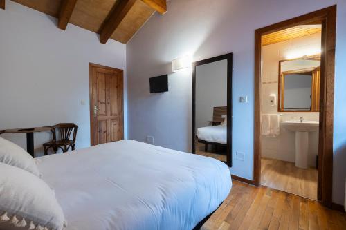 Hotel Rural O Acivro - image 11