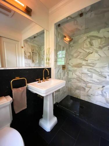 private luxe, garden, wellness home steps from Princeton in South Brunswick