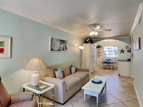 Barefoot Beach Resort F-105 in Clearwater Beach, USA