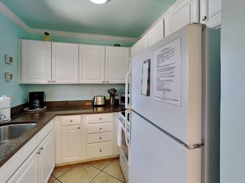 Barefoot Beach Resort F-105 in Clearwater Beach, USA
