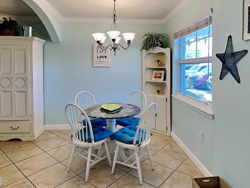Barefoot Beach Resort F-105 in Clearwater Beach, USA