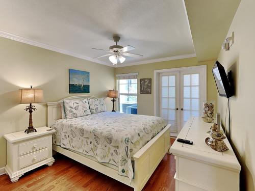 Barefoot Beach Resort F-105 in Clearwater Beach, USA
