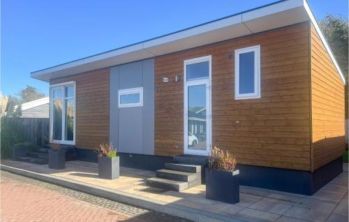 . Stunning Home In Scherpenisse With Wifi